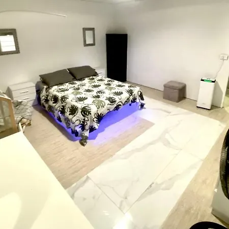 Апартаменты Alahia House.